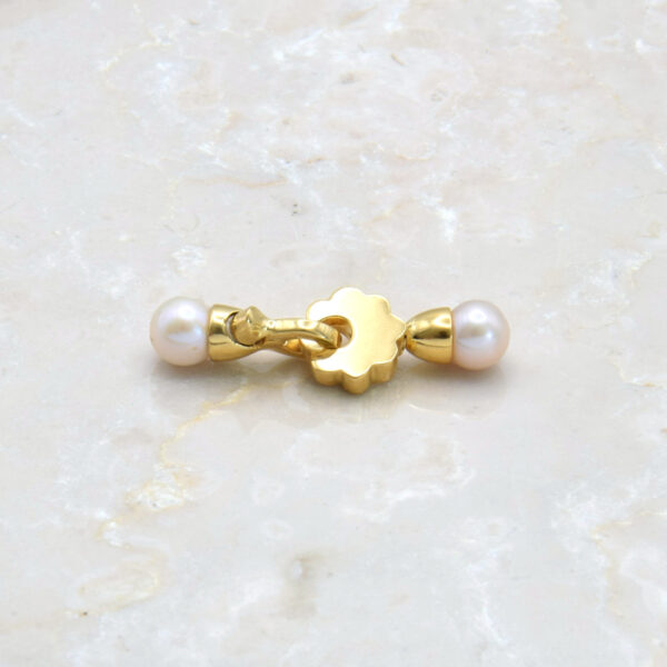 Bracciale di Perle con Chiusura a Fiore