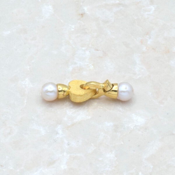 Bracciale di Perle con Chiusura a Cuore - immagine 3
